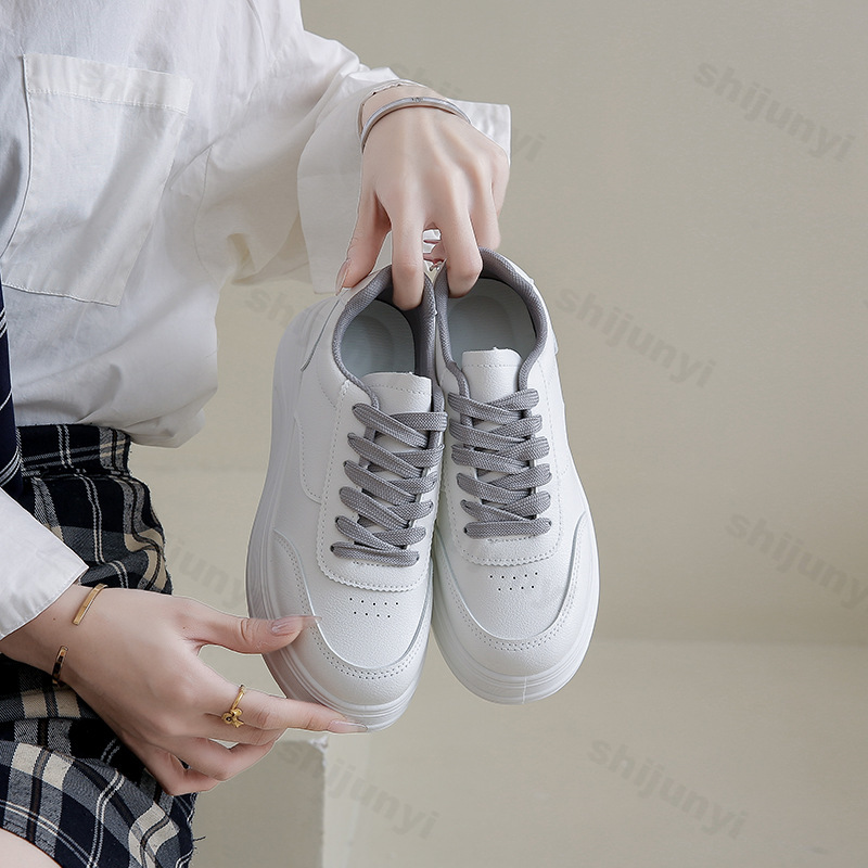 Scarpe bianche da donna 2025 A - Casual Sneaker Low recensione e prezzo